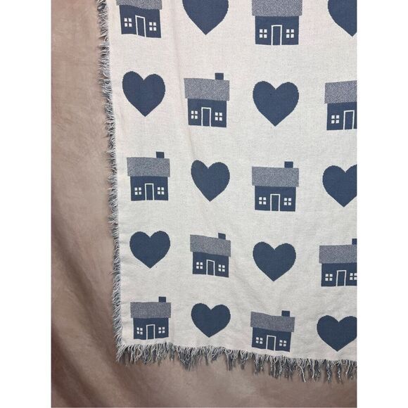 Vintage Heart Tapestry Throw Blanket Blue and White Cottagecore - Picture 3 of 9